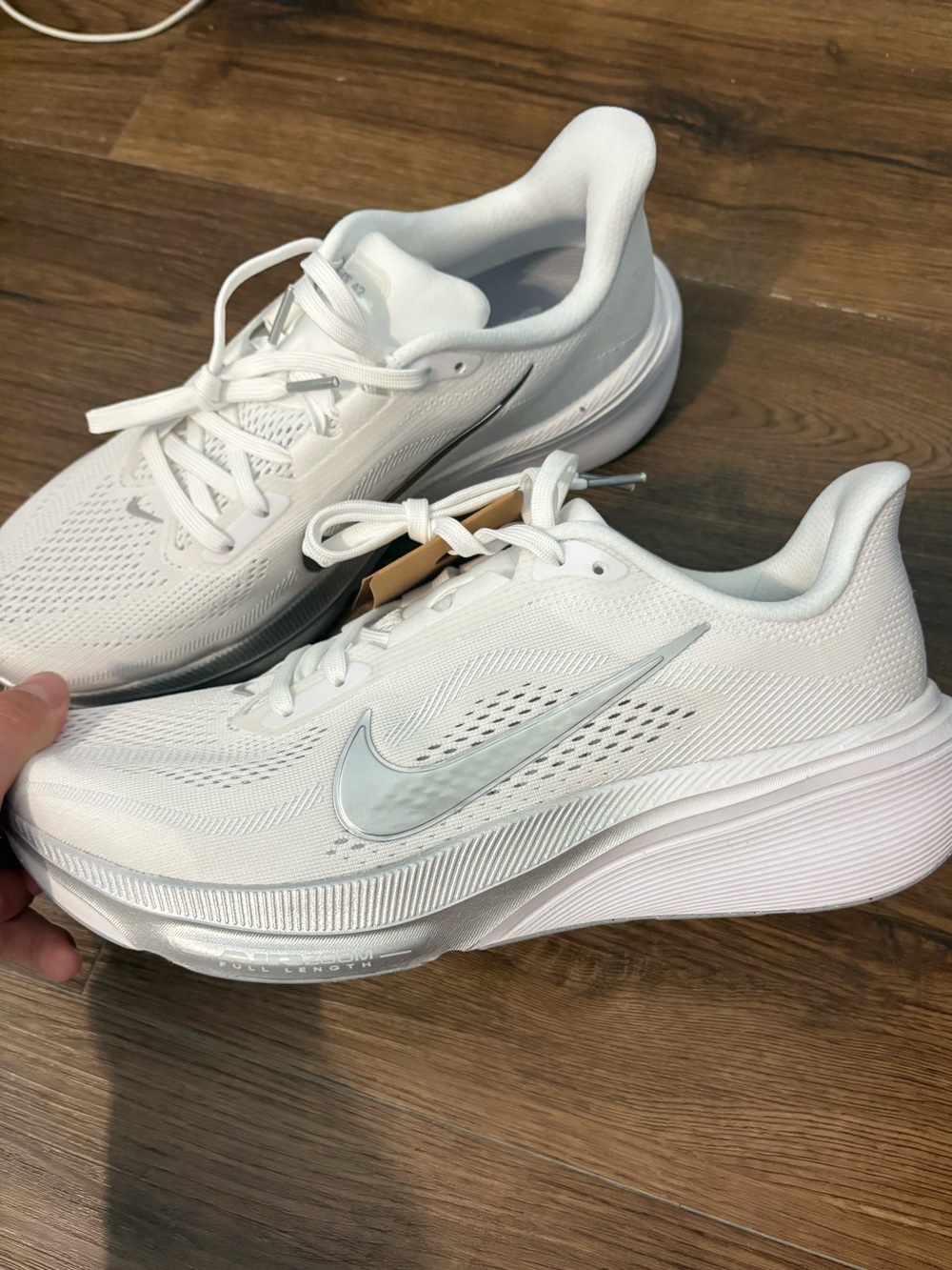 NWT Women’s Nike Pegasus 42 Size 10 White & Silver